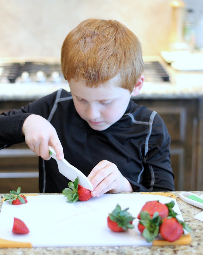 Teaching Kids How to Use a Knife - Kindly Sweet