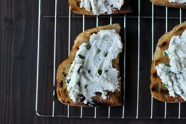 Goat Cheese Crostini with Snap Peas k