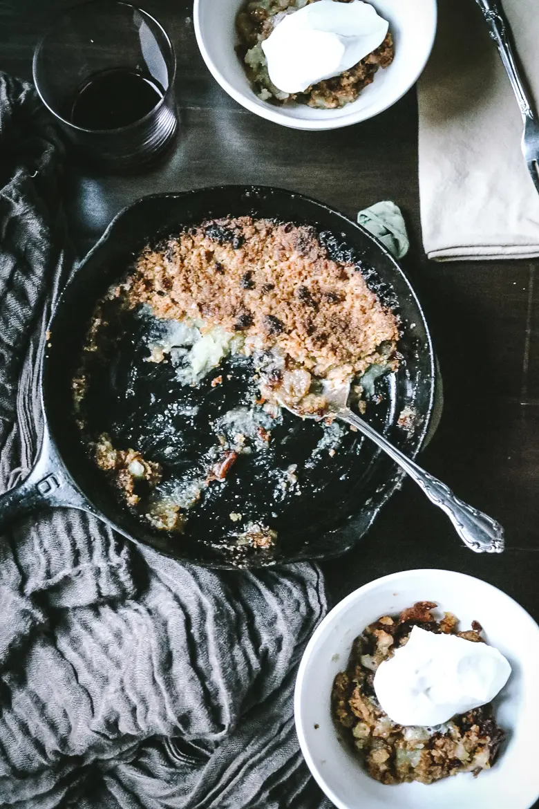 Easy Cast Iron Apple Crisp