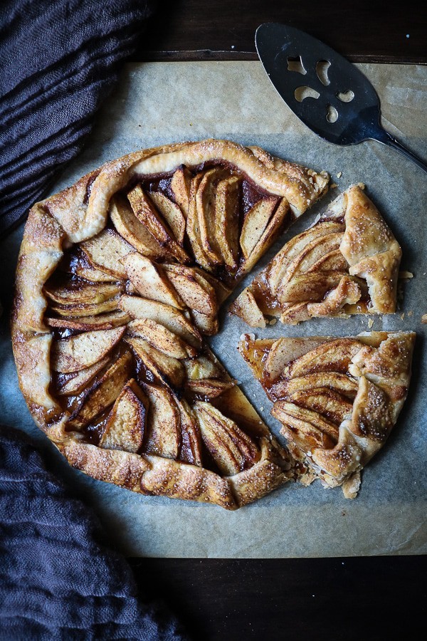 This apple galette tastes like apple pie and is perfect for fall
