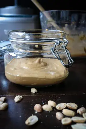 Peanut butter made with peanuts and salt