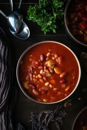 Bean chili recipe made in the slow cooker